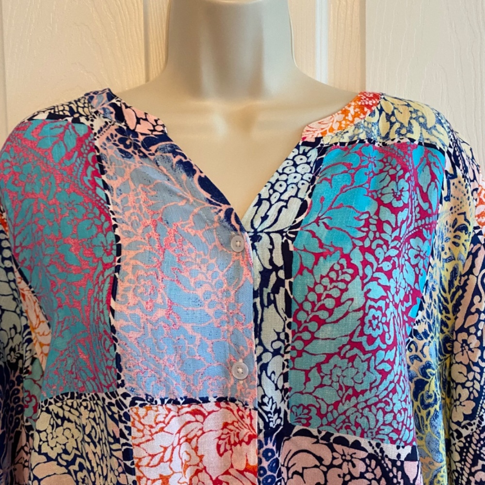 BUY 2 ITEMS GET 1 FREE -Chico’s Colorful Front Tie Top w Flutter Sleeves Sz 12/L - Picture 2 of 8